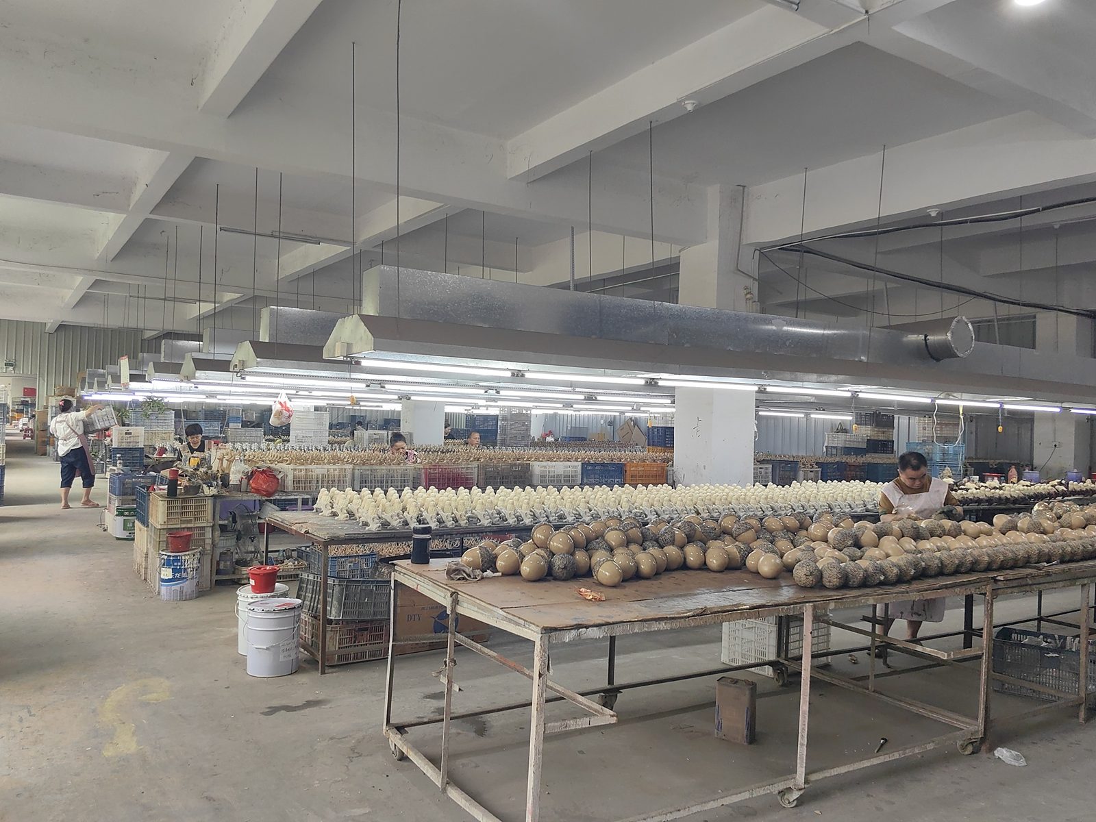 Xinyang Crafts production workshop